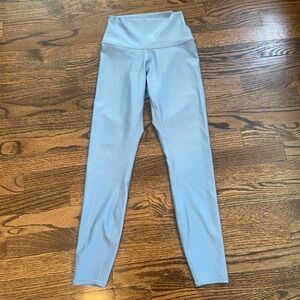 ALO YOGA 7/8 High-Waist Airlift Leggings in Cosmic Gray XS